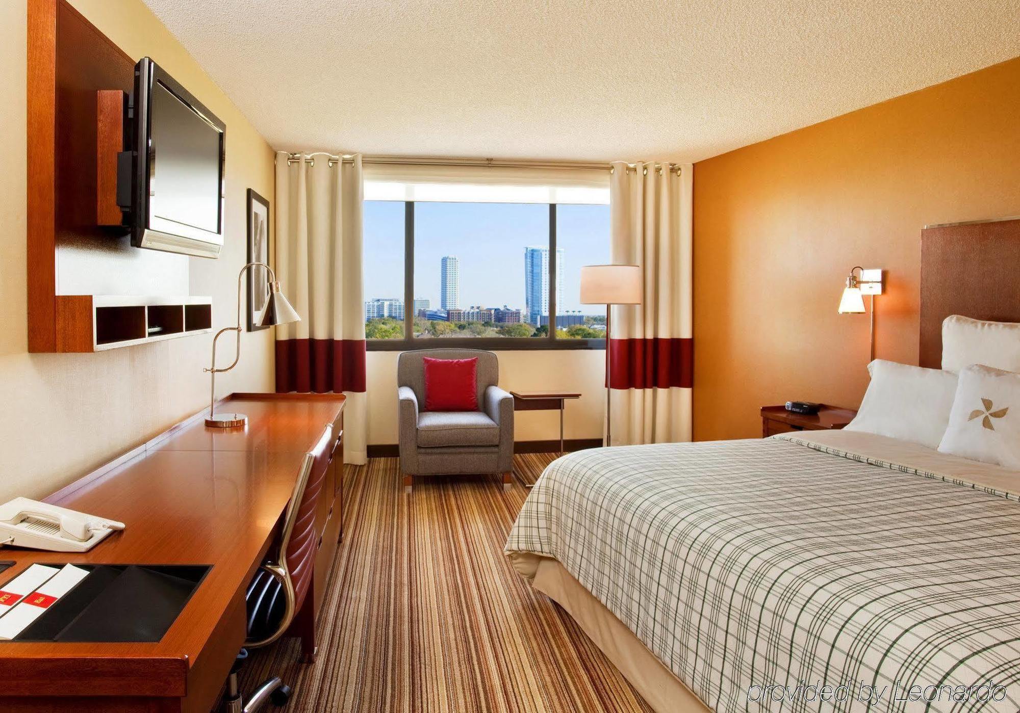 Hotel Four Points By Sheraton Greenway Plaza 3*