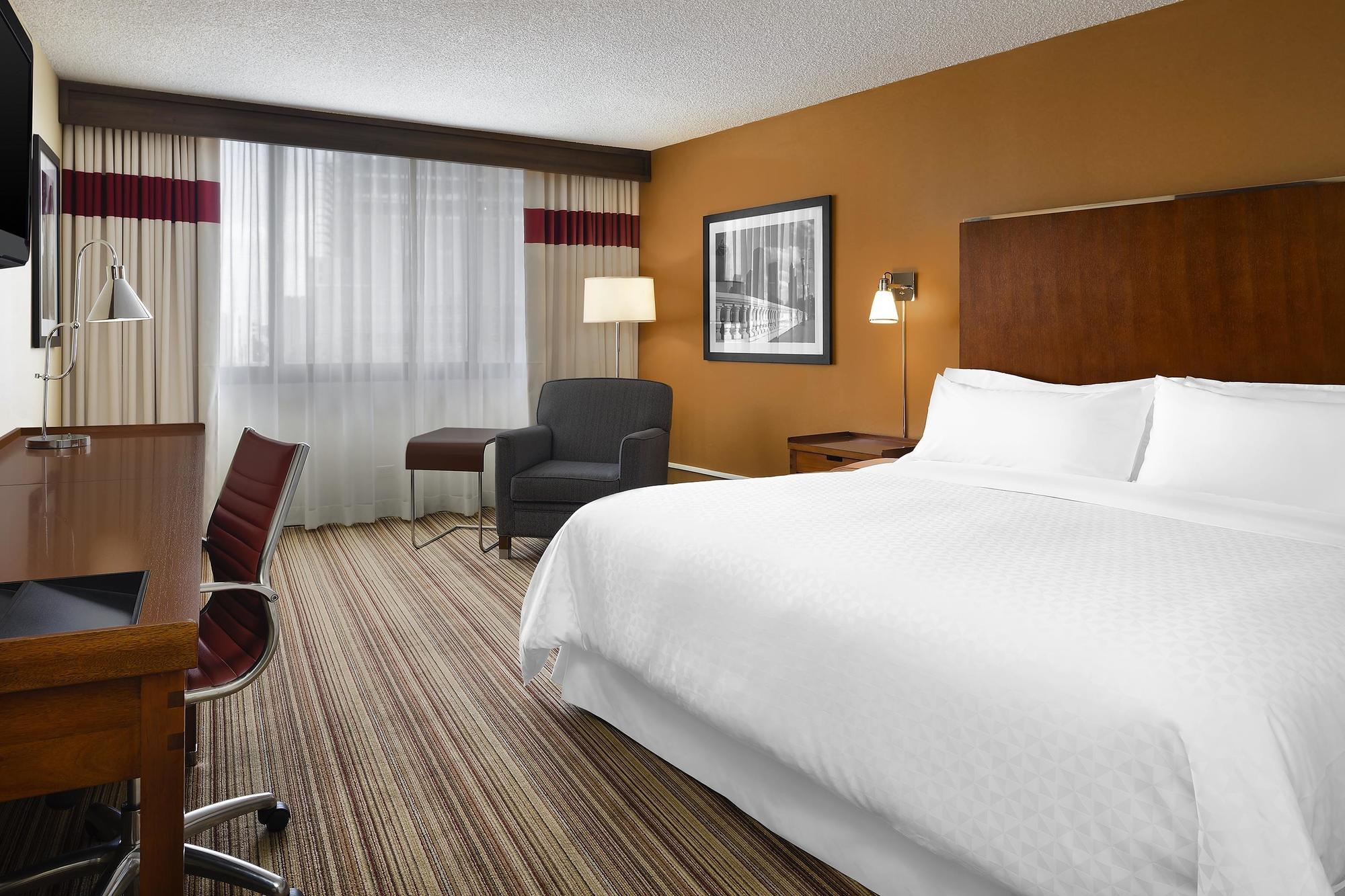 Hotel Four Points By Sheraton Greenway Plaza 3*